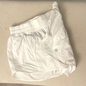 Never Worn Size 4 White Lululemon shorts